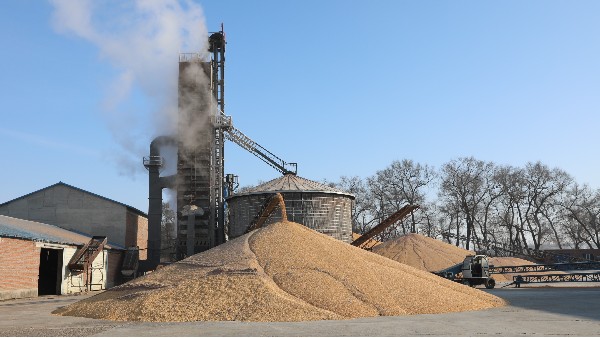 扭虧為盈，糧食烘干用上秸稈打捆直燃鍋爐就是省